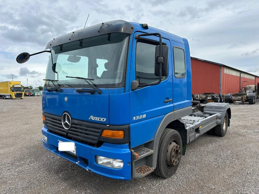 Mercedes-Benz 1328 LS 4X2 serie 1277 - Cabeza tractora: foto 1 Mercedes-Benz 1328 LS 4X2 serie 1277 - Cabeza tractora: foto 1