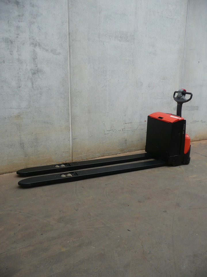BT LWE 180 2350x570 - Transpaleta: foto 2 BT LWE 180 2350x570 - Transpaleta: foto 2