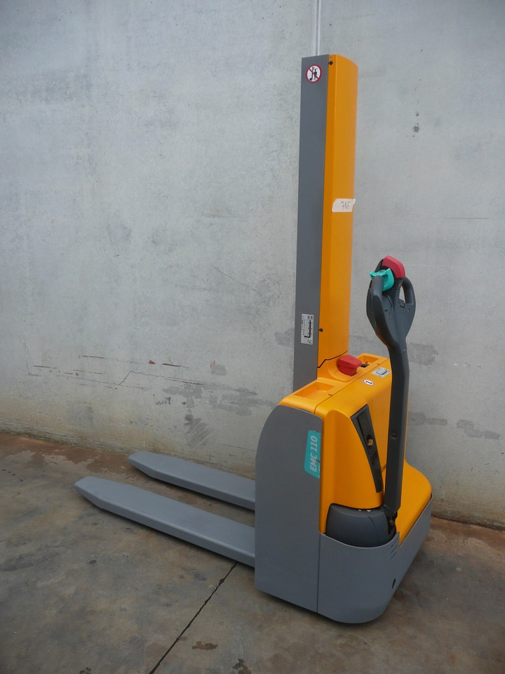 Jungheinrich EMC 110 - Apilador: foto 1 Jungheinrich EMC 110 - Apilador: foto 1