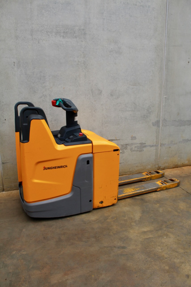 Jungheinrich ERE 120 LI-ION - Transpaleta: foto 3 Jungheinrich ERE 120 LI-ION - Transpaleta: foto 3