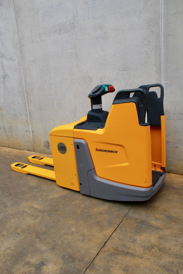 Jungheinrich ERE 225 LI-ION - Transpaleta: foto 1 Jungheinrich ERE 225 LI-ION - Transpaleta: foto 1