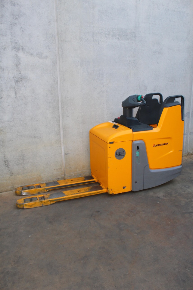 Jungheinrich ERE 225 LI-ION - Transpaleta: foto 2 Jungheinrich ERE 225 LI-ION - Transpaleta: foto 2