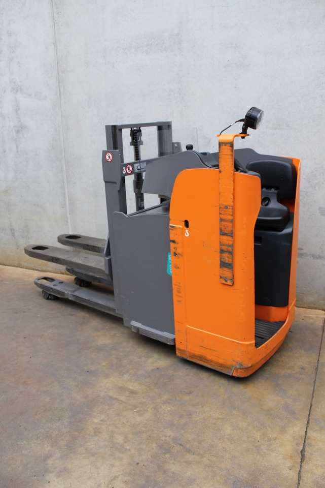 Jungheinrich ESD 120 166 ZT - Apilador: foto 1 Jungheinrich ESD 120 166 ZT - Apilador: foto 1