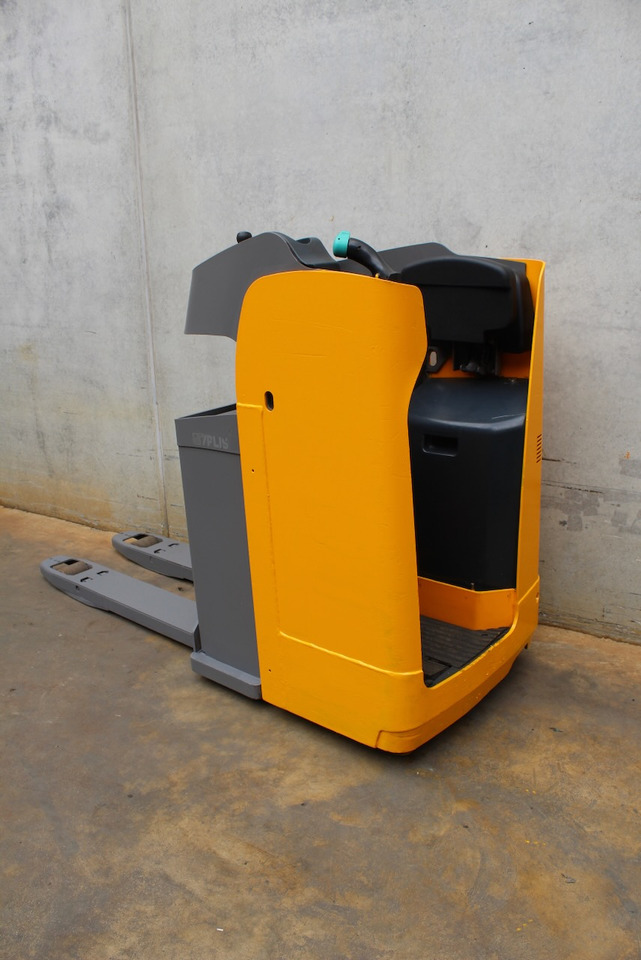 Jungheinrich ESE 120 - Transpaleta: foto 1 Jungheinrich ESE 120 - Transpaleta: foto 1