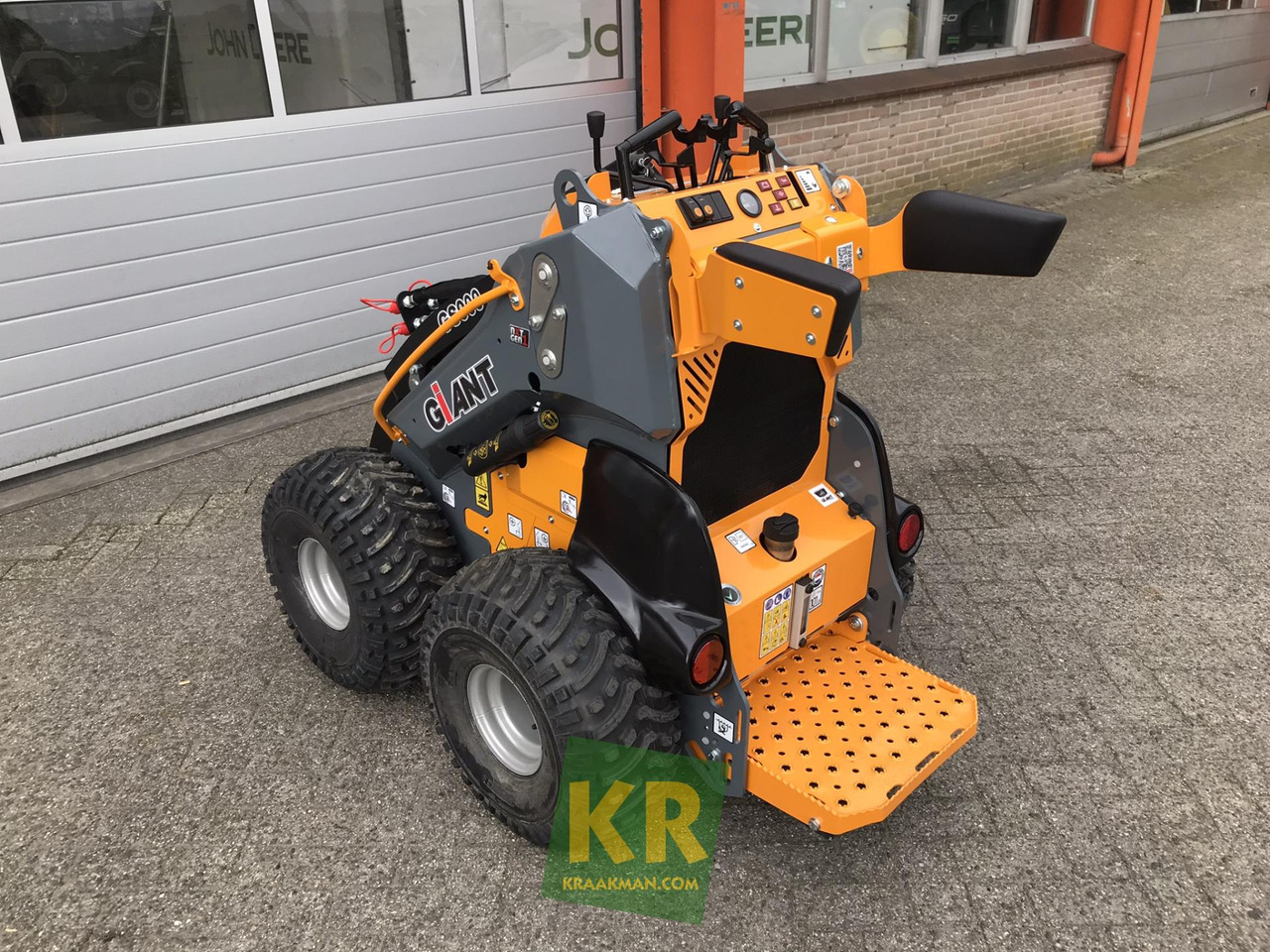 Giant GS900 - Minicargadora: foto 5 Giant GS900 - Minicargadora: foto 5