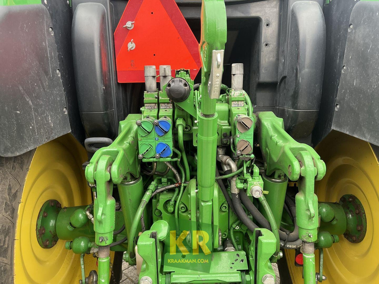 John Deere 6115R - Tractor: foto 1 John Deere 6115R - Tractor: foto 1