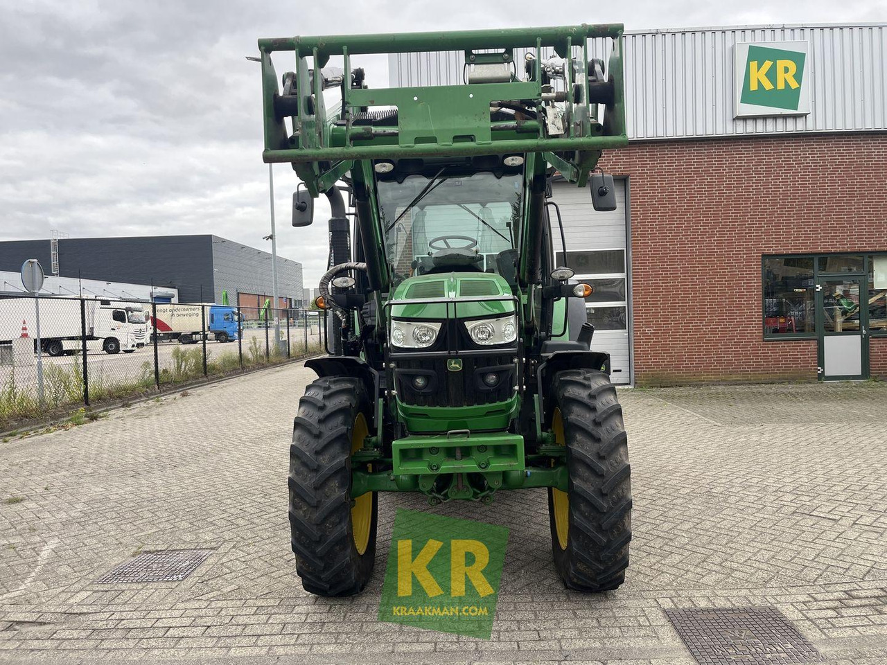 John Deere 6115R - Tractor: foto 2 John Deere 6115R - Tractor: foto 2