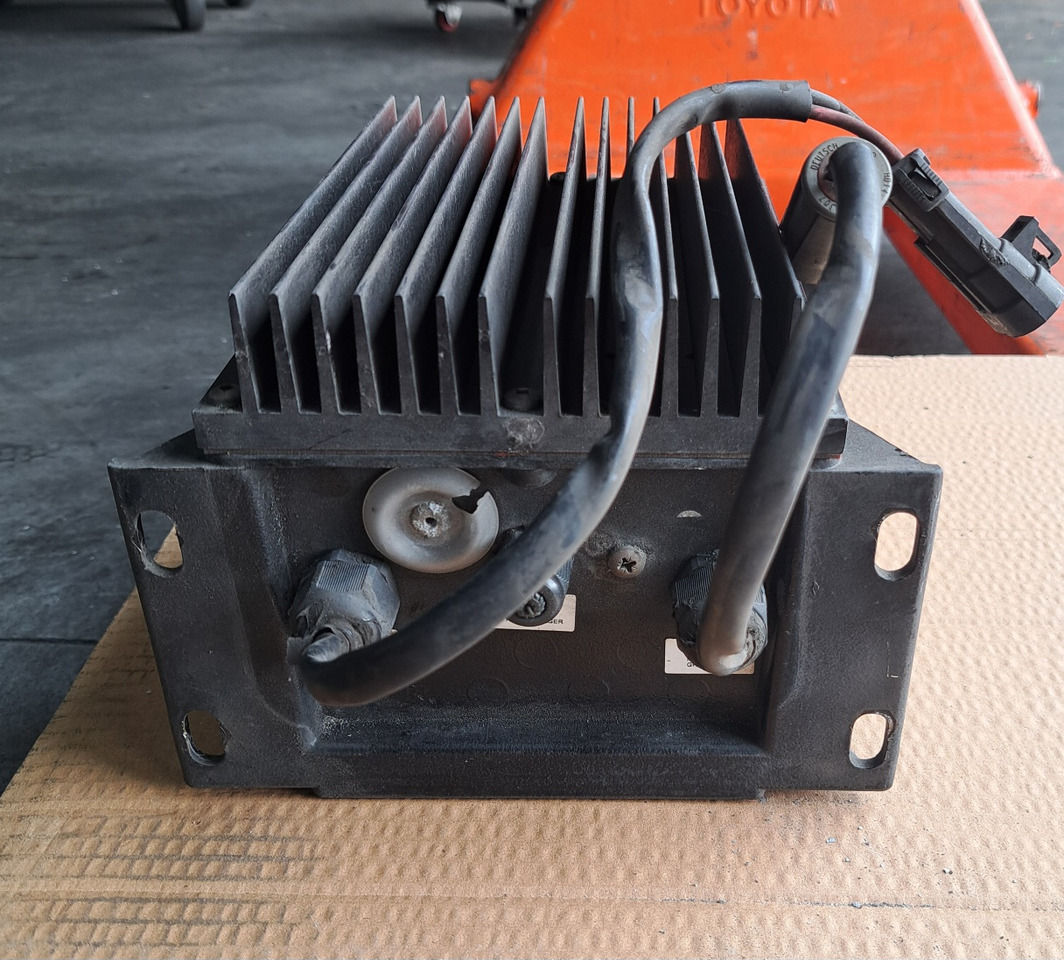 BATTERY CHARGER 12V – VECTOR - Acumulador: foto 3 BATTERY CHARGER 12V – VECTOR - Acumulador: foto 3