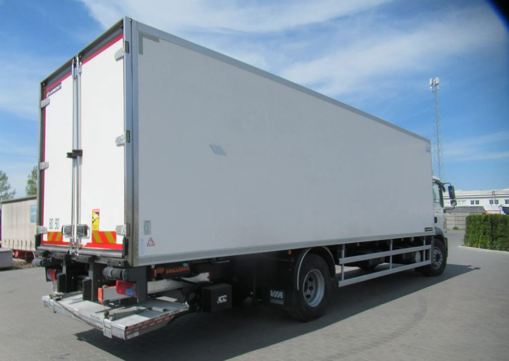 MAN TGM 18 290 - Camión frigorífico: foto 4 MAN TGM 18 290 - Camión frigorífico: foto 4