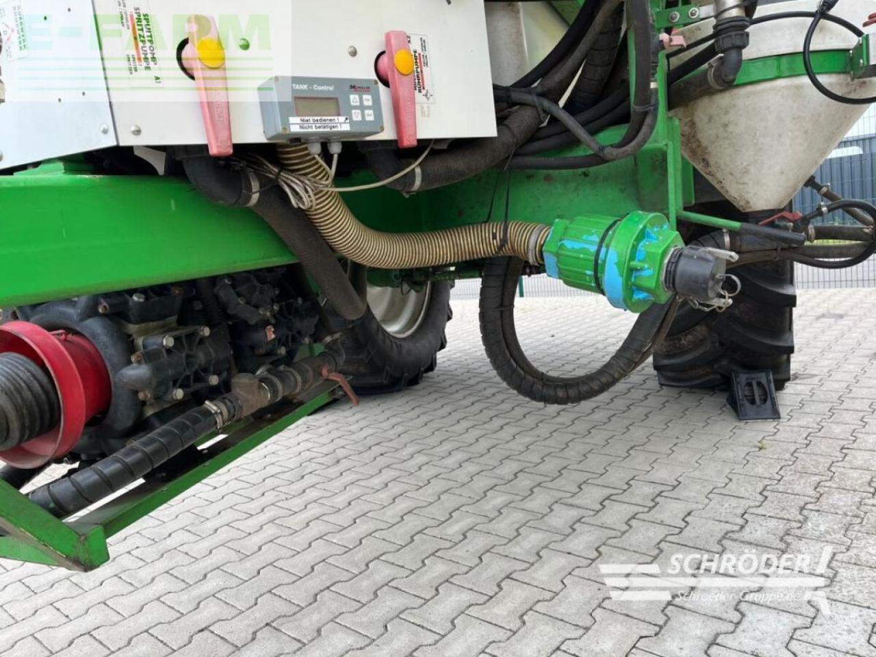 CHD f 5242 - Pulverizador arrastrado: foto 2 CHD f 5242 - Pulverizador arrastrado: foto 2