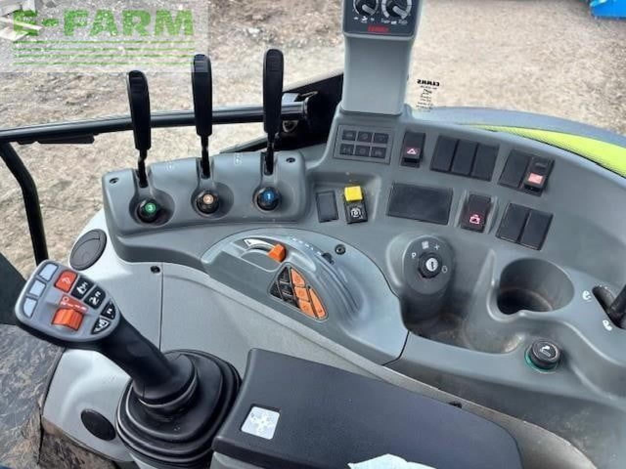 CLAAS ARION 430 - Tractor: foto 5 CLAAS ARION 430 - Tractor: foto 5