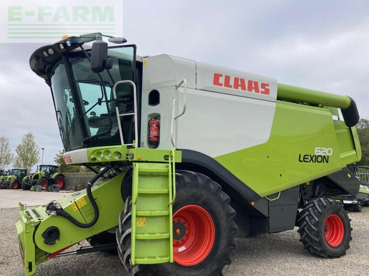 CLAAS USED 2015 LEXION 620 C/W V620 C/BAR - Cosechadora de granos: foto 1 CLAAS USED 2015 LEXION 620 C/W V620 C/BAR - Cosechadora de granos: foto 1