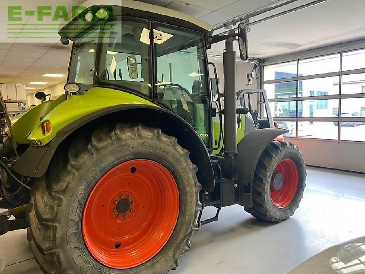 CLAAS arion 530 cebis CEBIS - Tractor: foto 2 CLAAS arion 530 cebis CEBIS - Tractor: foto 2