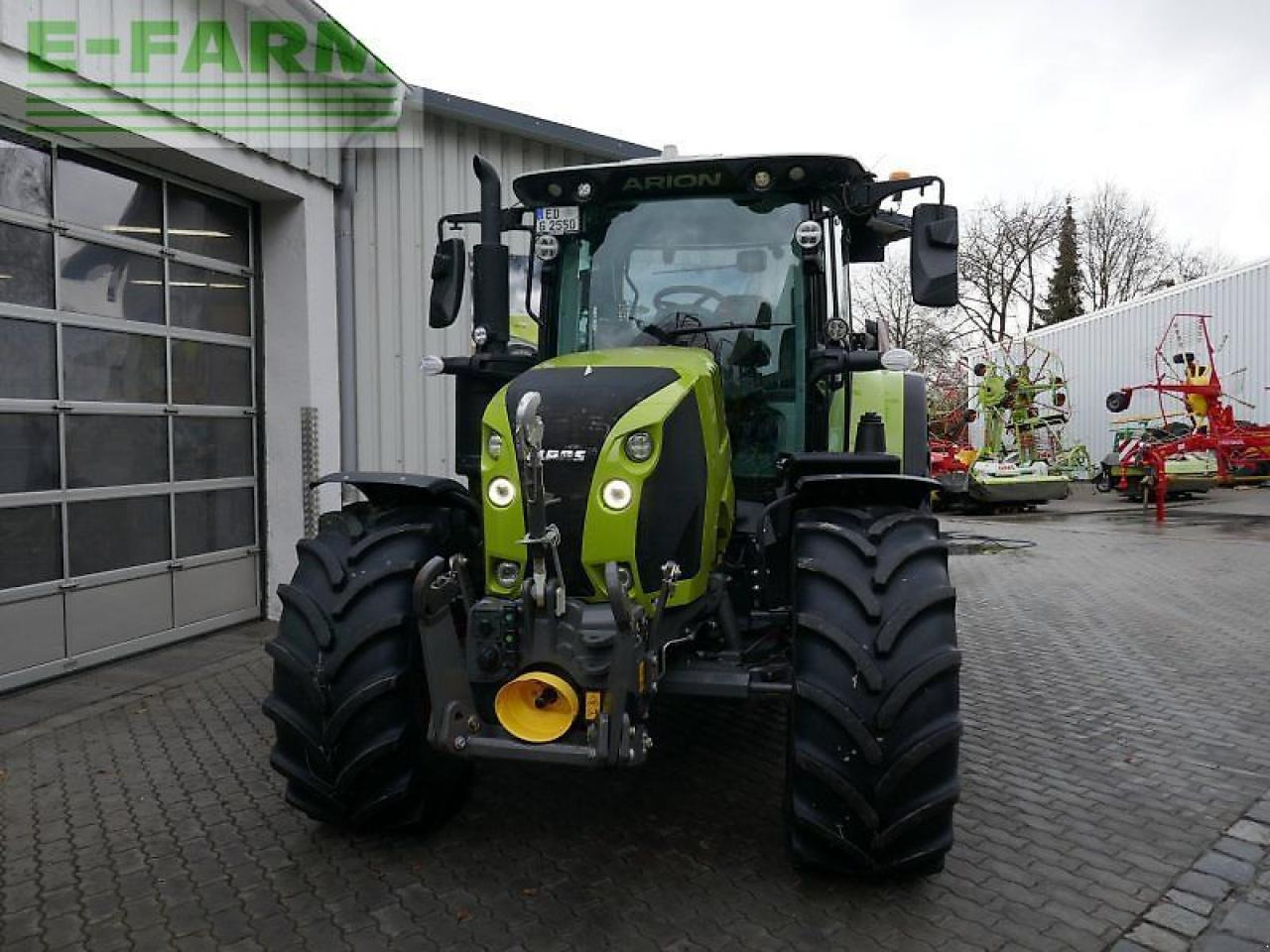 CLAAS arion 550 cmatic cebis CMATIC CEBIS - Tractor: foto 2 CLAAS arion 550 cmatic cebis CMATIC CEBIS - Tractor: foto 2