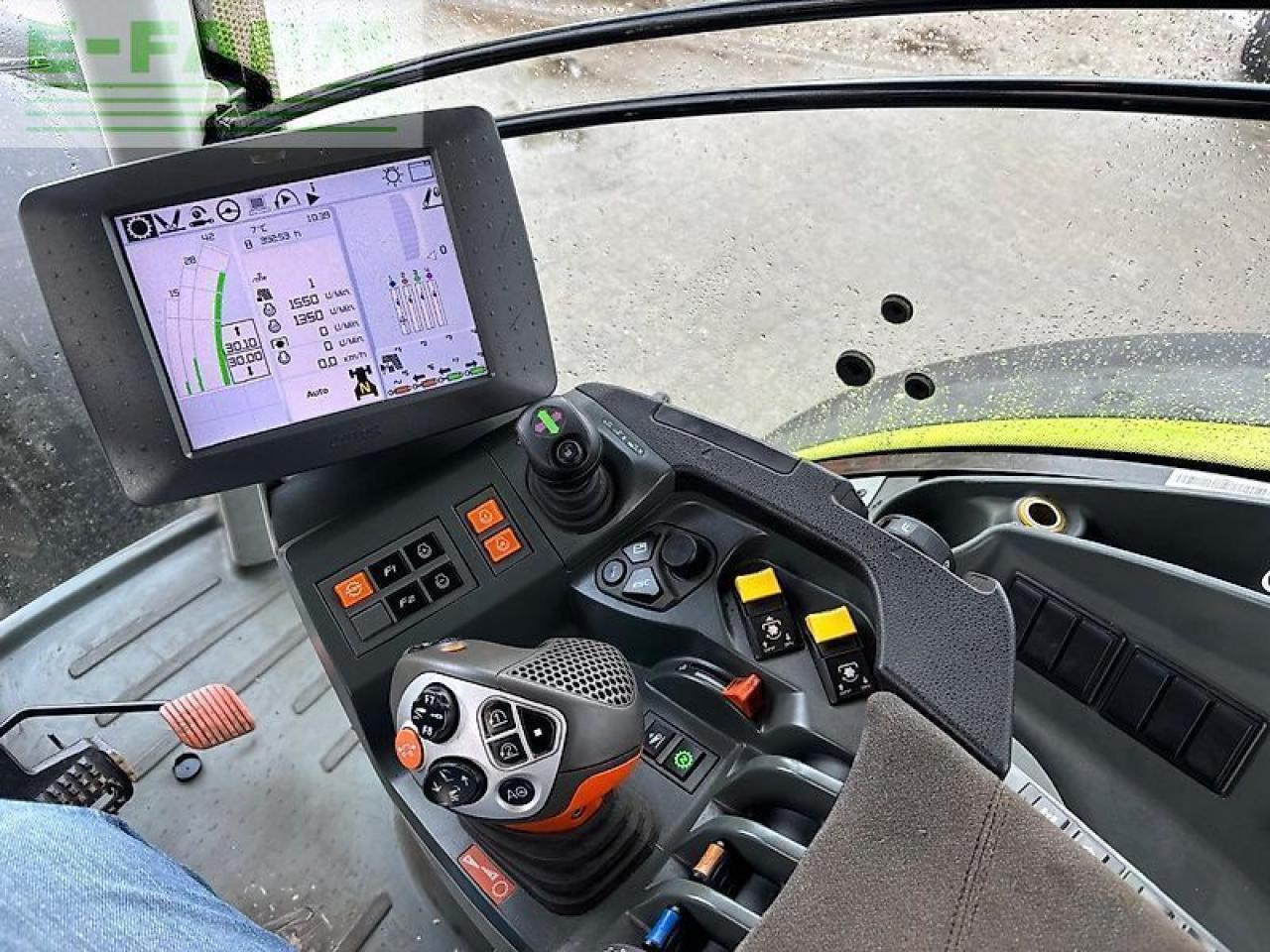 CLAAS axion 810 cmatic CMATIC - Tractor: foto 2 CLAAS axion 810 cmatic CMATIC - Tractor: foto 2