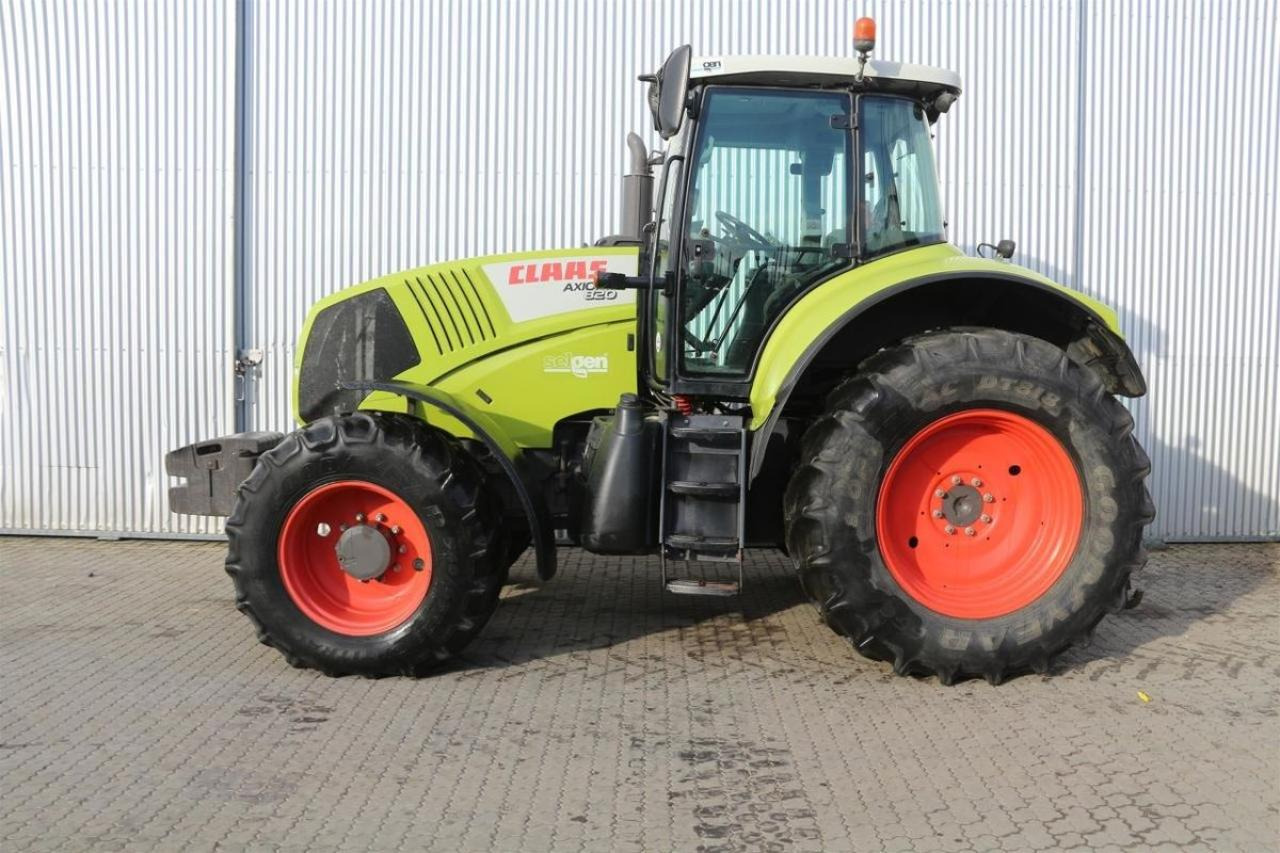 CLAAS axion 820 - Tractor: foto 2 CLAAS axion 820 - Tractor: foto 2