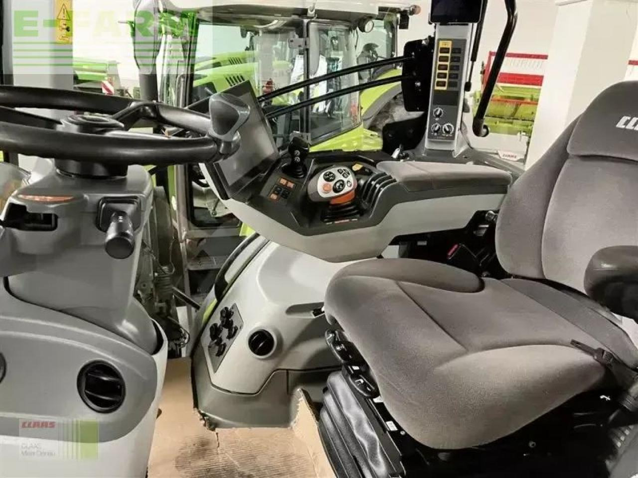 CLAAS axion 830 cmatic cebis + rda CMATIC CEBIS - Tractor: foto 4 CLAAS axion 830 cmatic cebis + rda CMATIC CEBIS - Tractor: foto 4