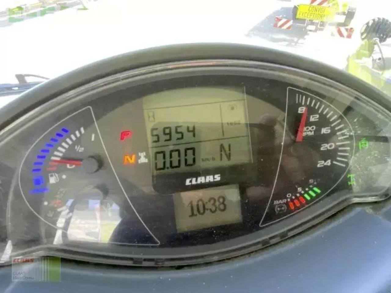 CLAAS axion 830 cmatic cebis + rda CMATIC CEBIS - Tractor: foto 5 CLAAS axion 830 cmatic cebis + rda CMATIC CEBIS - Tractor: foto 5