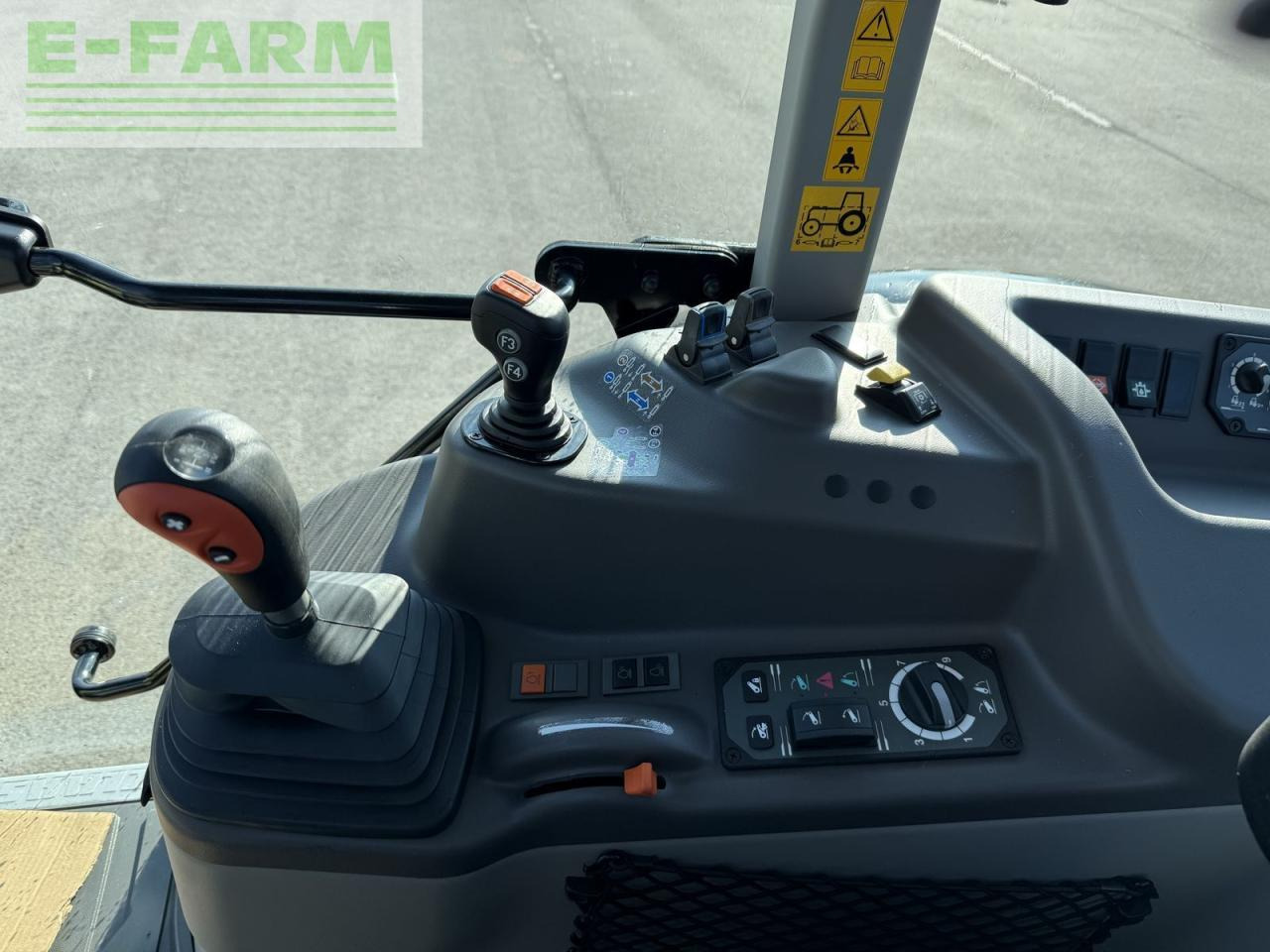 Tractor CLAAS elios 320: foto 15