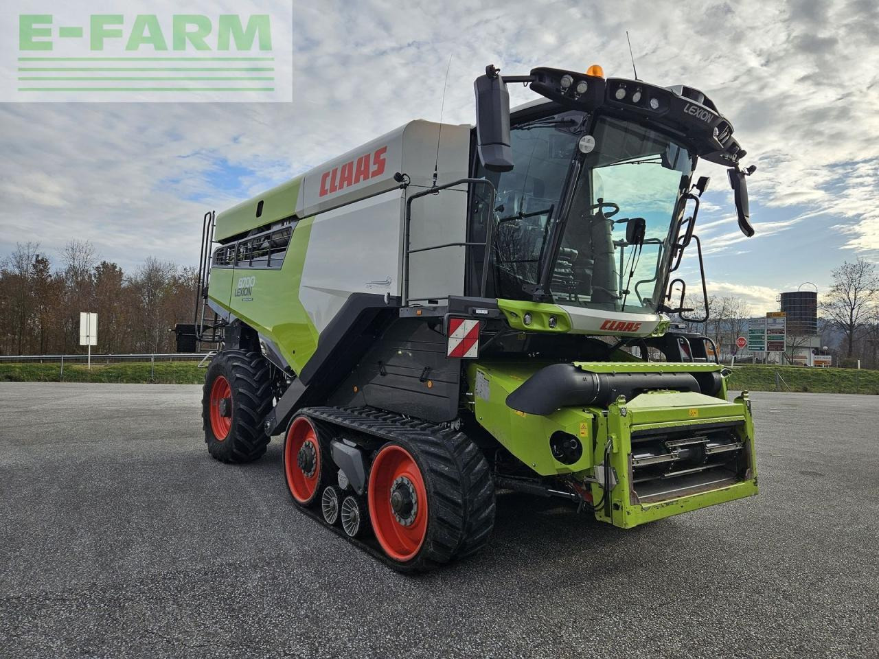 CLAAS lexion 8700tt 4wd cemos automatic - Cosechadora de granos: foto 2 CLAAS lexion 8700tt 4wd cemos automatic - Cosechadora de granos: foto 2
