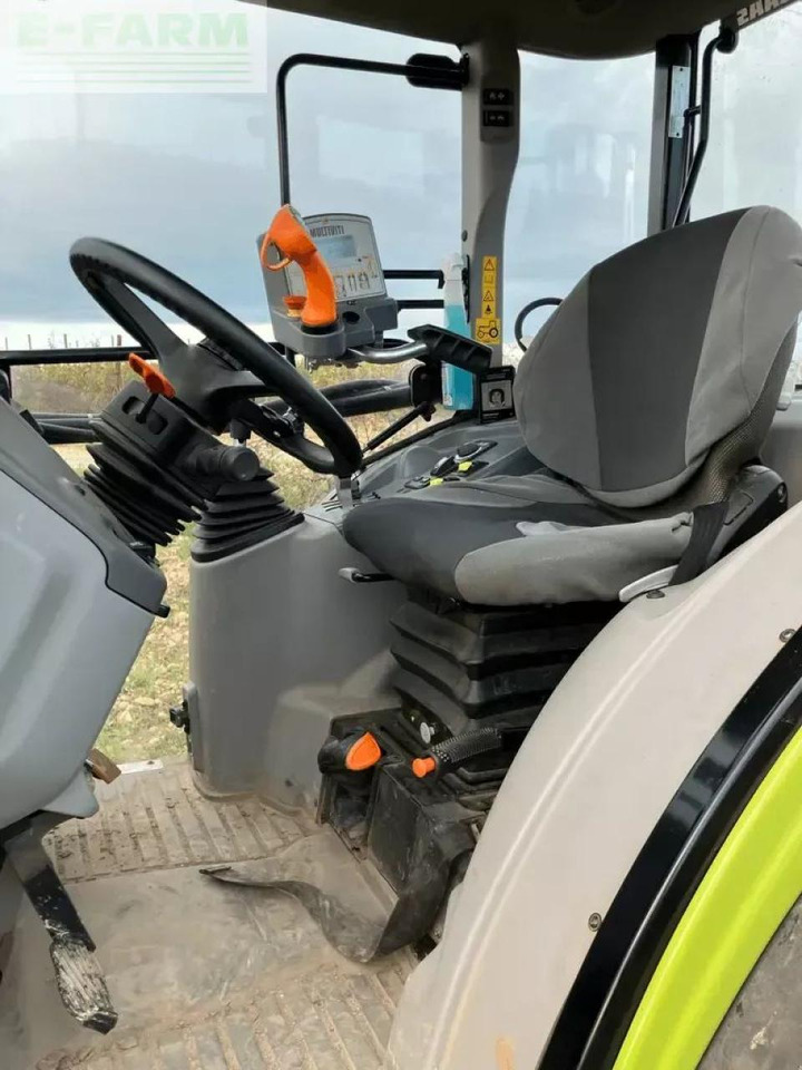 CLAAS nexos 240 m tradition - Tractor: foto 2 CLAAS nexos 240 m tradition - Tractor: foto 2