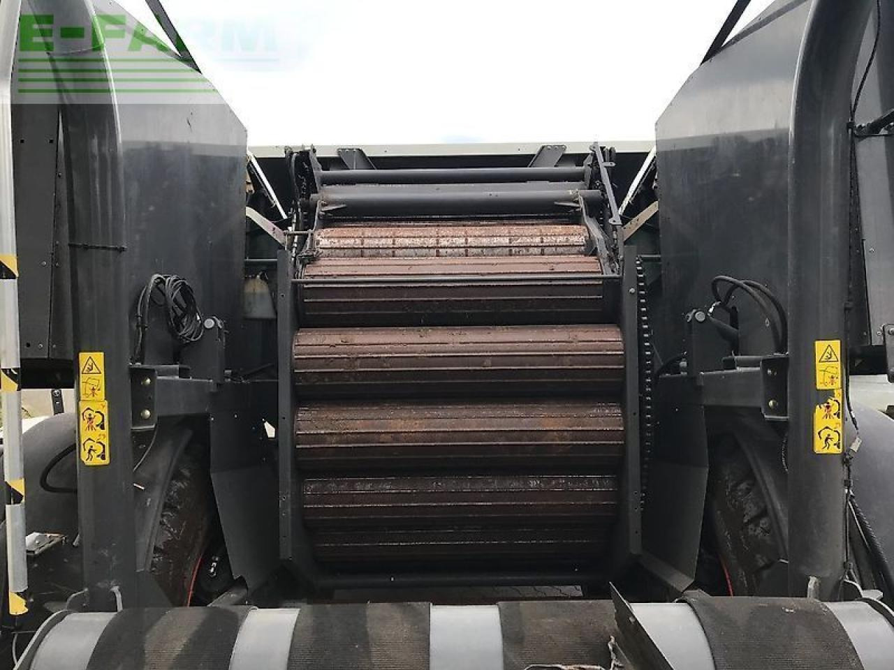 CLAAS rollant uniwrap 455 - Empacadora de pacas cuadradas: foto 4 CLAAS rollant uniwrap 455 - Empacadora de pacas cuadradas: foto 4