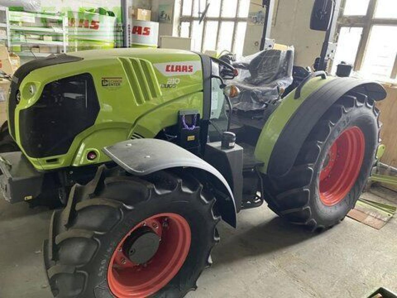 CLAAS traktor elios 210 cl plattf - Tractor: foto 1 CLAAS traktor elios 210 cl plattf - Tractor: foto 1