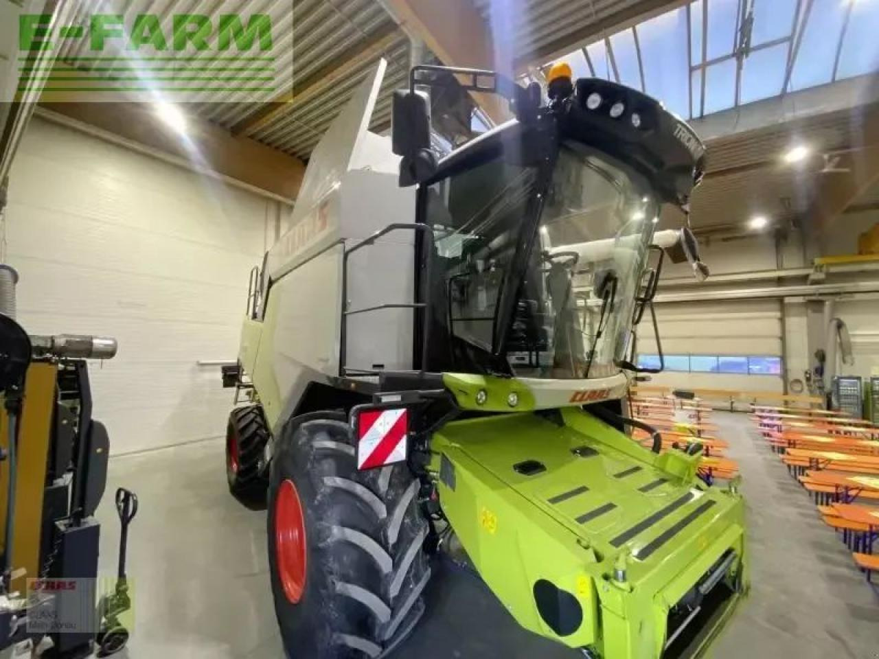 CLAAS trion 520 mit vario 560 - Cosechadora de granos: foto 2 CLAAS trion 520 mit vario 560 - Cosechadora de granos: foto 2