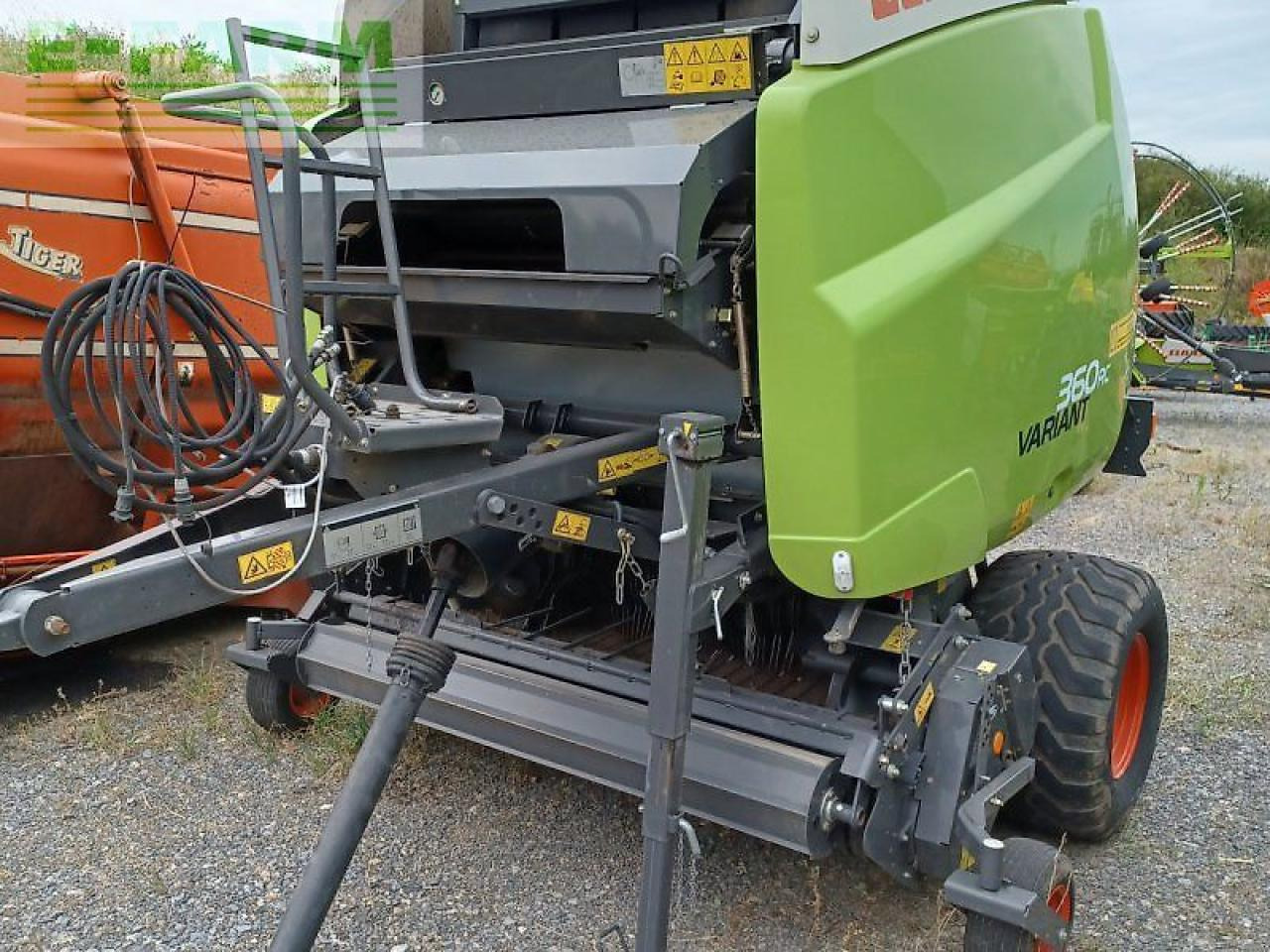 CLAAS variant 360 rc - Empacadora de pacas cuadradas: foto 2 CLAAS variant 360 rc - Empacadora de pacas cuadradas: foto 2