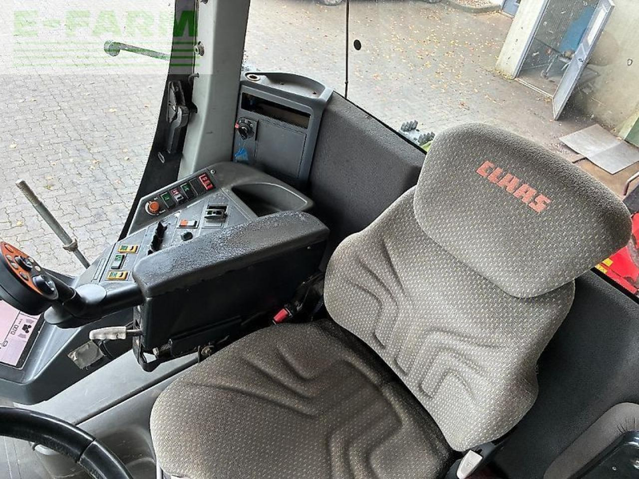 CLAAS xerion 3300 trac TRAC - Tractor: foto 3 CLAAS xerion 3300 trac TRAC - Tractor: foto 3