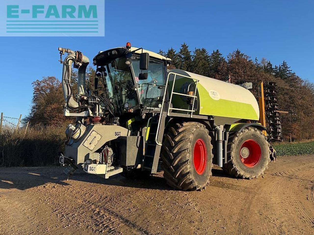 CLAAS xerion 3800 saddle trac mit sgt gülleaufbau SADDLE TRAC - Tractor: foto 1 CLAAS xerion 3800 saddle trac mit sgt gülleaufbau SADDLE TRAC - Tractor: foto 1