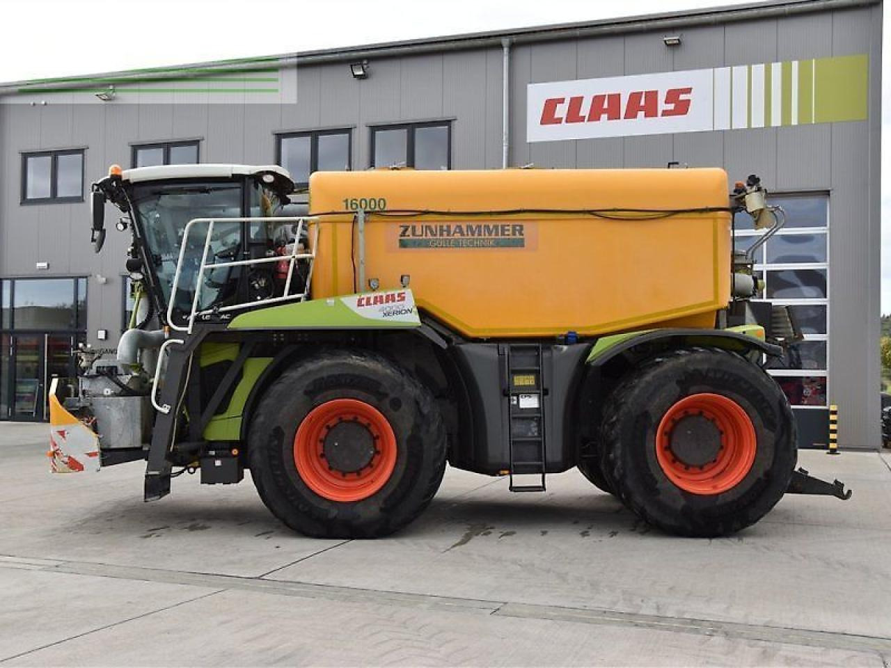 CLAAS xerion 4000 saddle trac SADDLE TRAC - Tractor: foto 4 CLAAS xerion 4000 saddle trac SADDLE TRAC - Tractor: foto 4