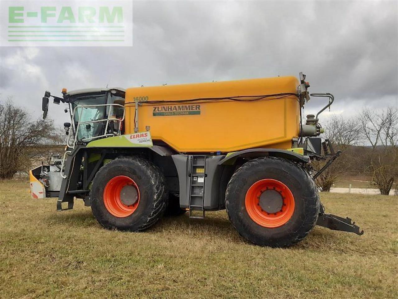 CLAAS xerion 4000 saddle trac SADDLE TRAC - Pulverizador autopropulsado: foto 5 CLAAS xerion 4000 saddle trac SADDLE TRAC - Pulverizador autopropulsado: foto 5