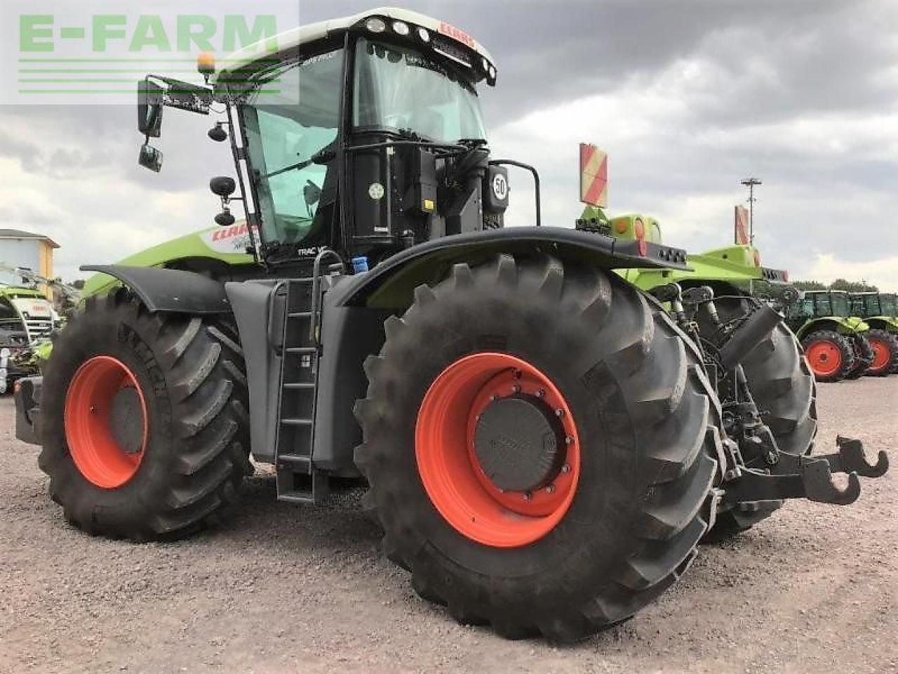 Tractor CLAAS xerion 4000 trac vc TRAC VC: foto 6