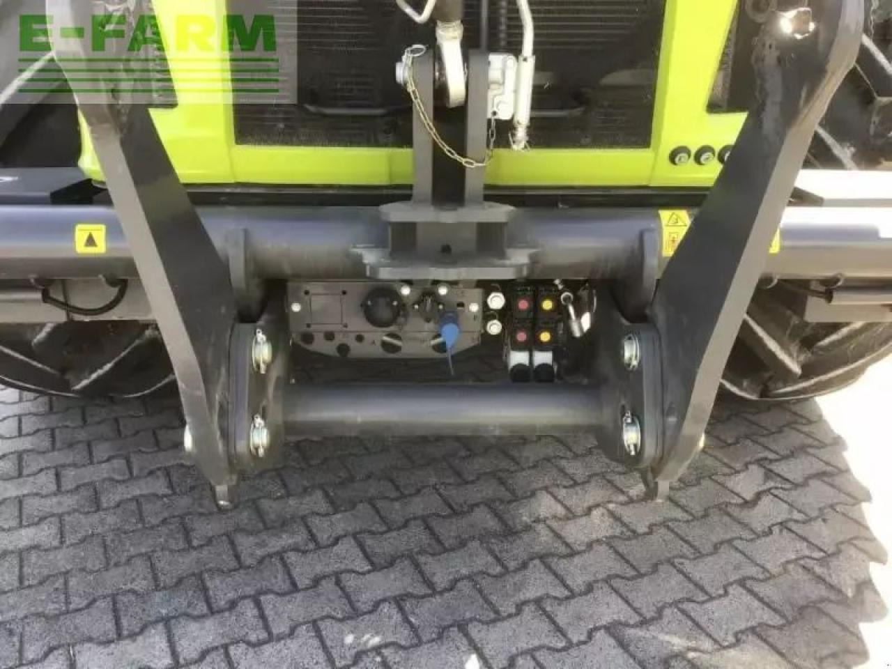 CLAAS xerion 4200 trac TRAC - Tractor: foto 3 CLAAS xerion 4200 trac TRAC - Tractor: foto 3