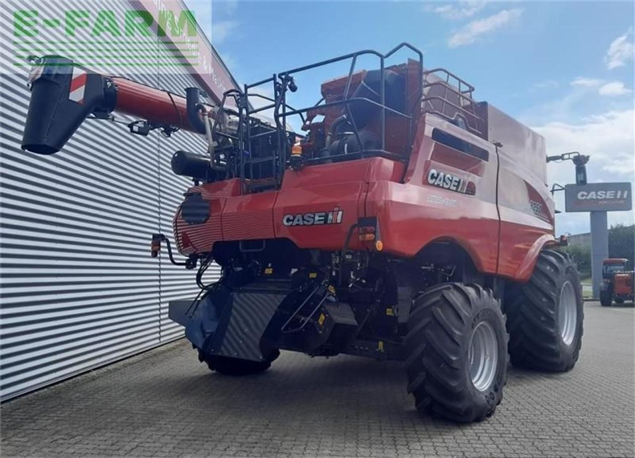 Case-IH 8250 kampagnepris axial-flow 8250 med 35 fod varioskærebord - Cosechadora de granos: foto 3 Case-IH 8250 kampagnepris axial-flow 8250 med 35 fod varioskærebord - Cosechadora de granos: foto 3