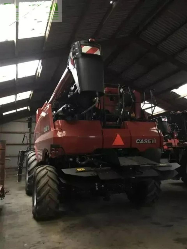 Case-IH axial-flow 8250 med harvest command, kun 570 tærsketimer - Cosechadora de granos: foto 3 Case-IH axial-flow 8250 med harvest command, kun 570 tærsketimer - Cosechadora de granos: foto 3