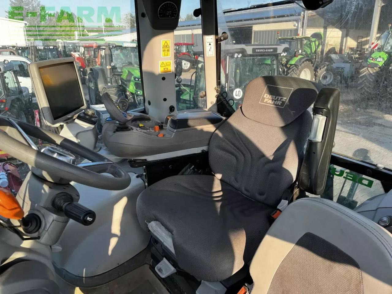 Deutz-Fahr agrotron 8280 ttv TTV - Tractor: foto 5 Deutz-Fahr agrotron 8280 ttv TTV - Tractor: foto 5