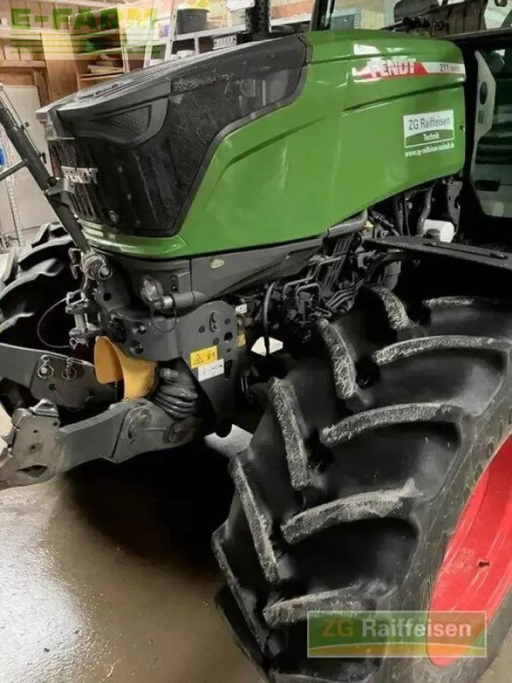 Fendt 211 vario power setting 2 - Tractor: foto 5 Fendt 211 vario power setting 2 - Tractor: foto 5