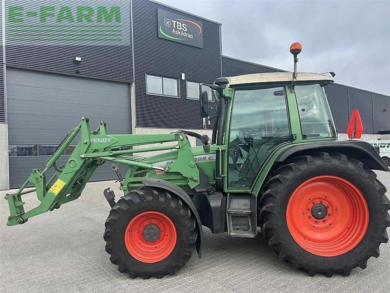 Fendt 309 c med fendt læsser - Tractor: foto 1 Fendt 309 c med fendt læsser - Tractor: foto 1
