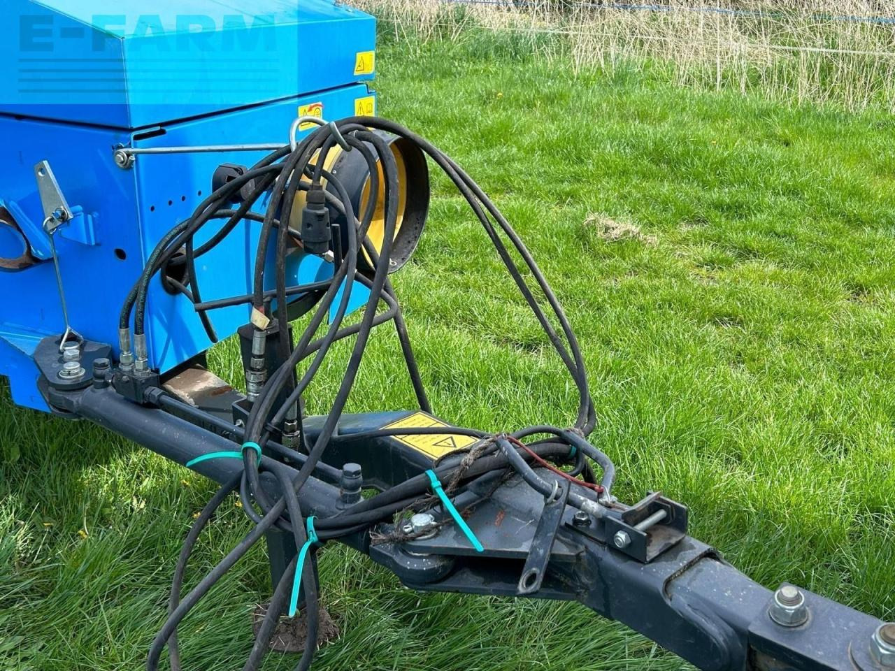 Fortschritt K464 HD - Empacadora de pacas cuadradas: foto 2 Fortschritt K464 HD - Empacadora de pacas cuadradas: foto 2