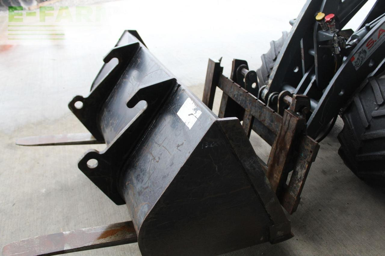 Giant hoflader d 335 t - Miniexcavadora: foto 4 Giant hoflader d 335 t - Miniexcavadora: foto 4