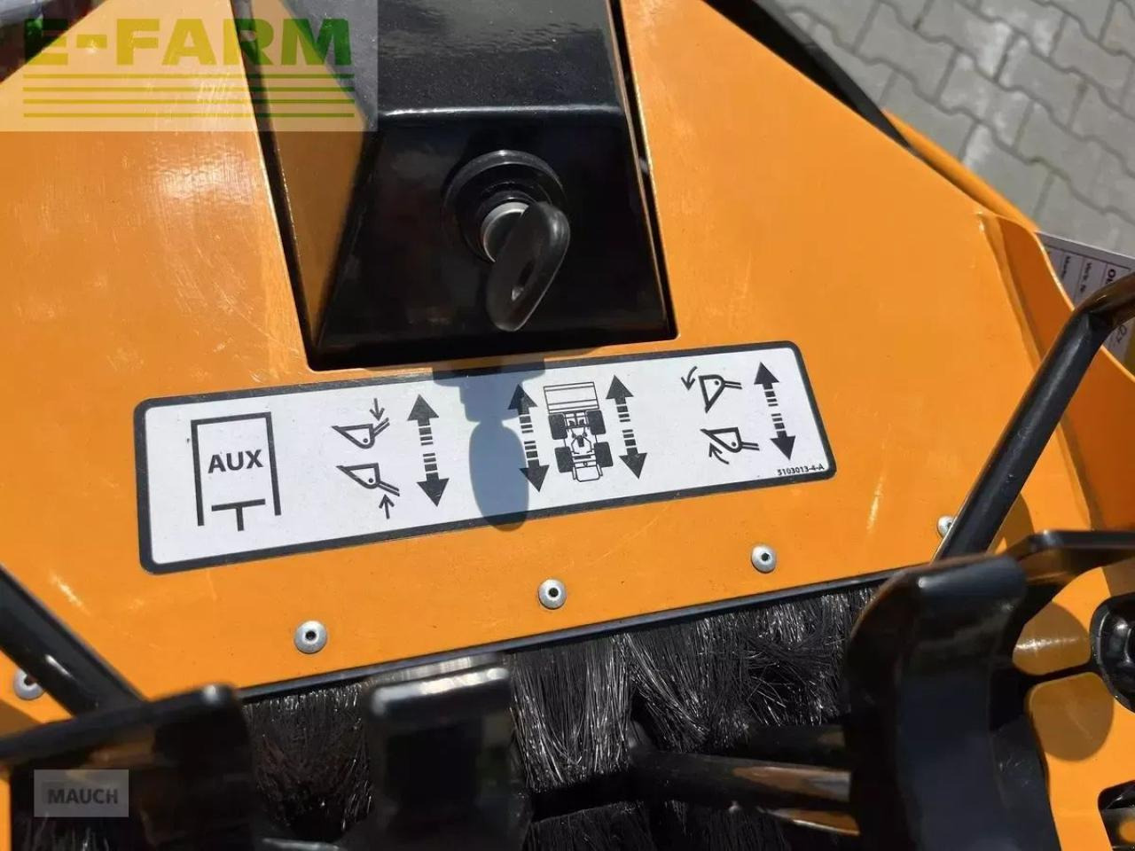 Giant sk 202d neuwertig inkl. schaufel & pg - Cargadora de ruedas: foto 2 Giant sk 202d neuwertig inkl. schaufel & pg - Cargadora de ruedas: foto 2