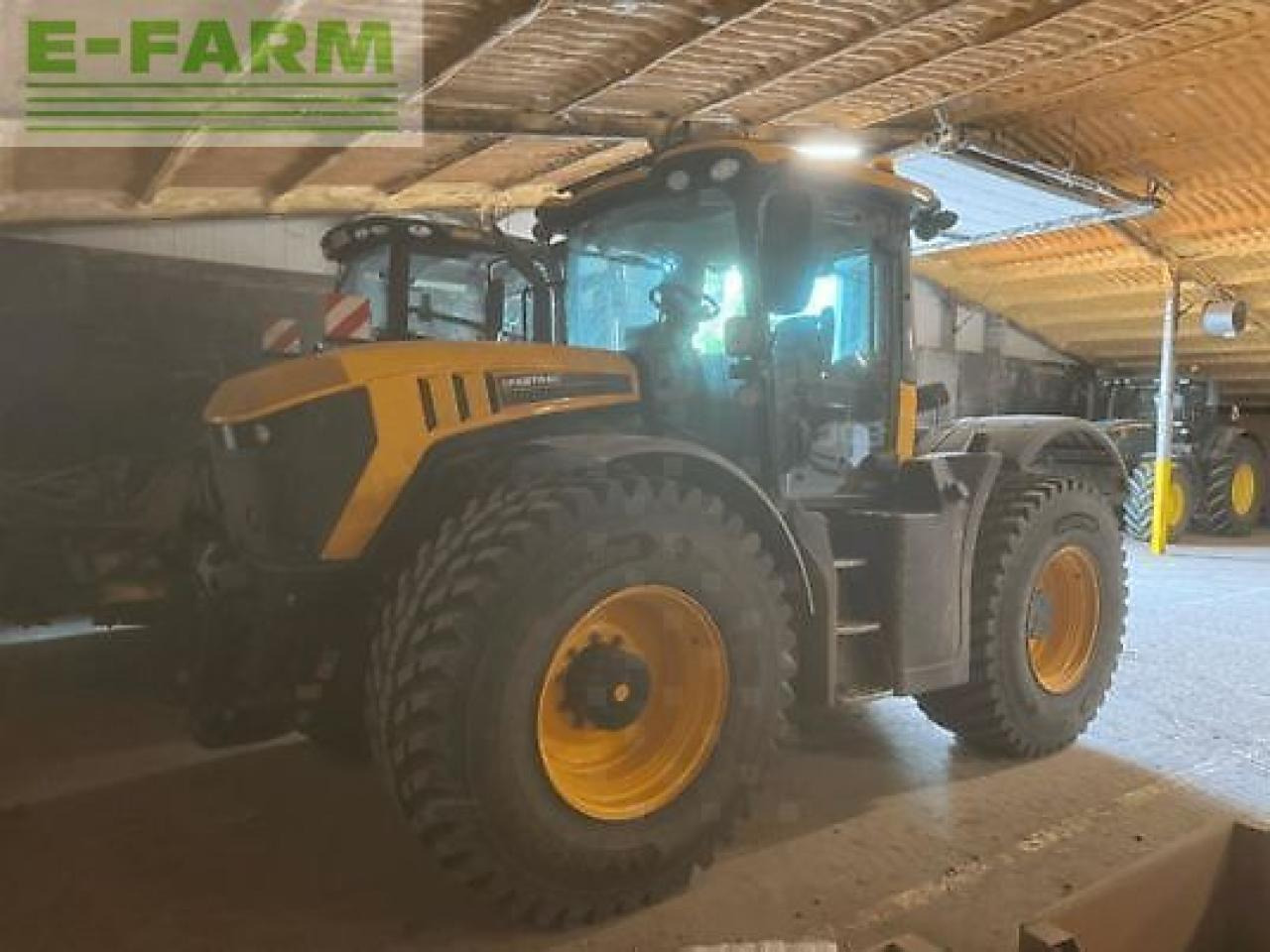 JCB fastrac 4220 - Tractor: foto 1 JCB fastrac 4220 - Tractor: foto 1