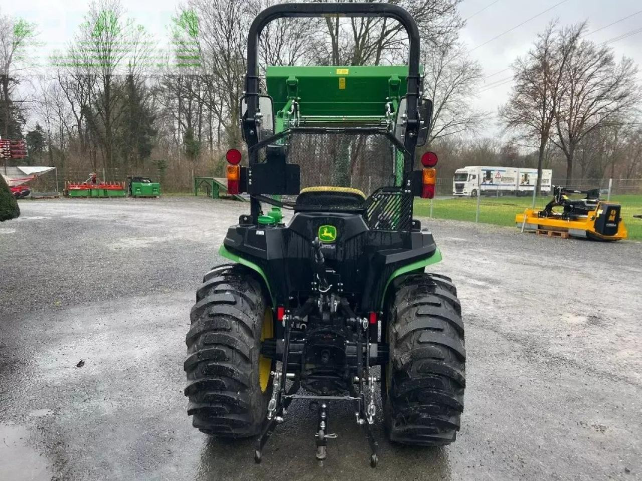 John Deere 3025e - Tractor: foto 4 John Deere 3025e - Tractor: foto 4