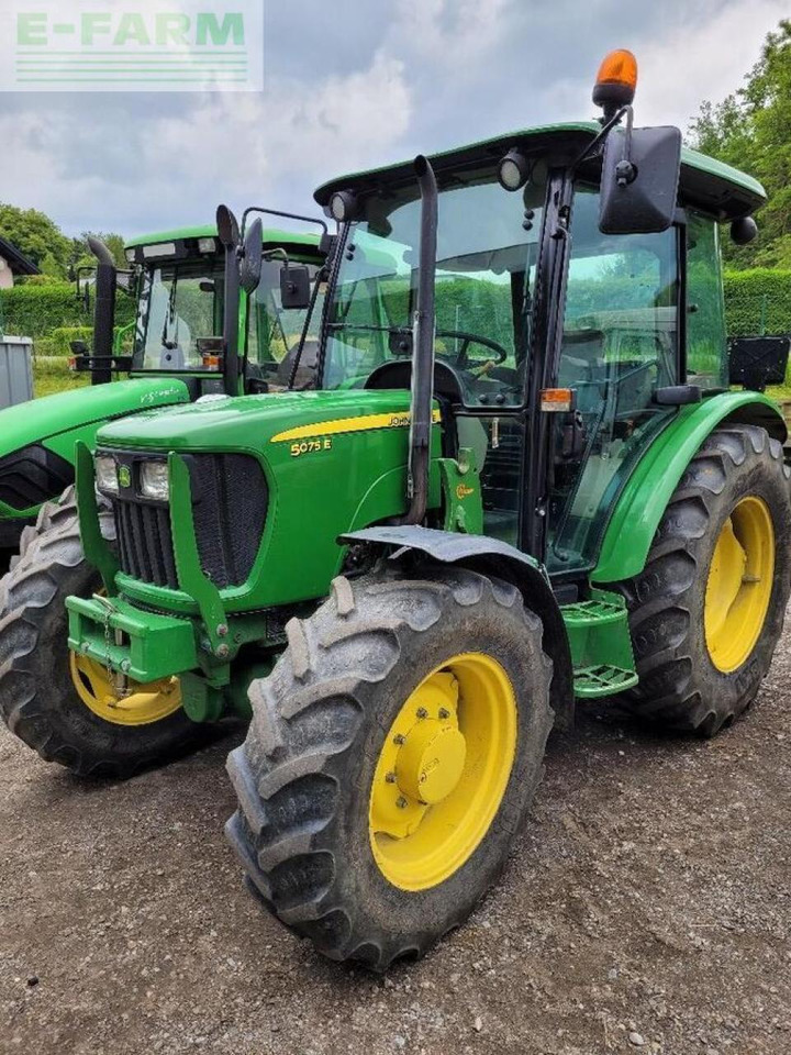 John Deere 5075 e - Tractor: foto 1 John Deere 5075 e - Tractor: foto 1