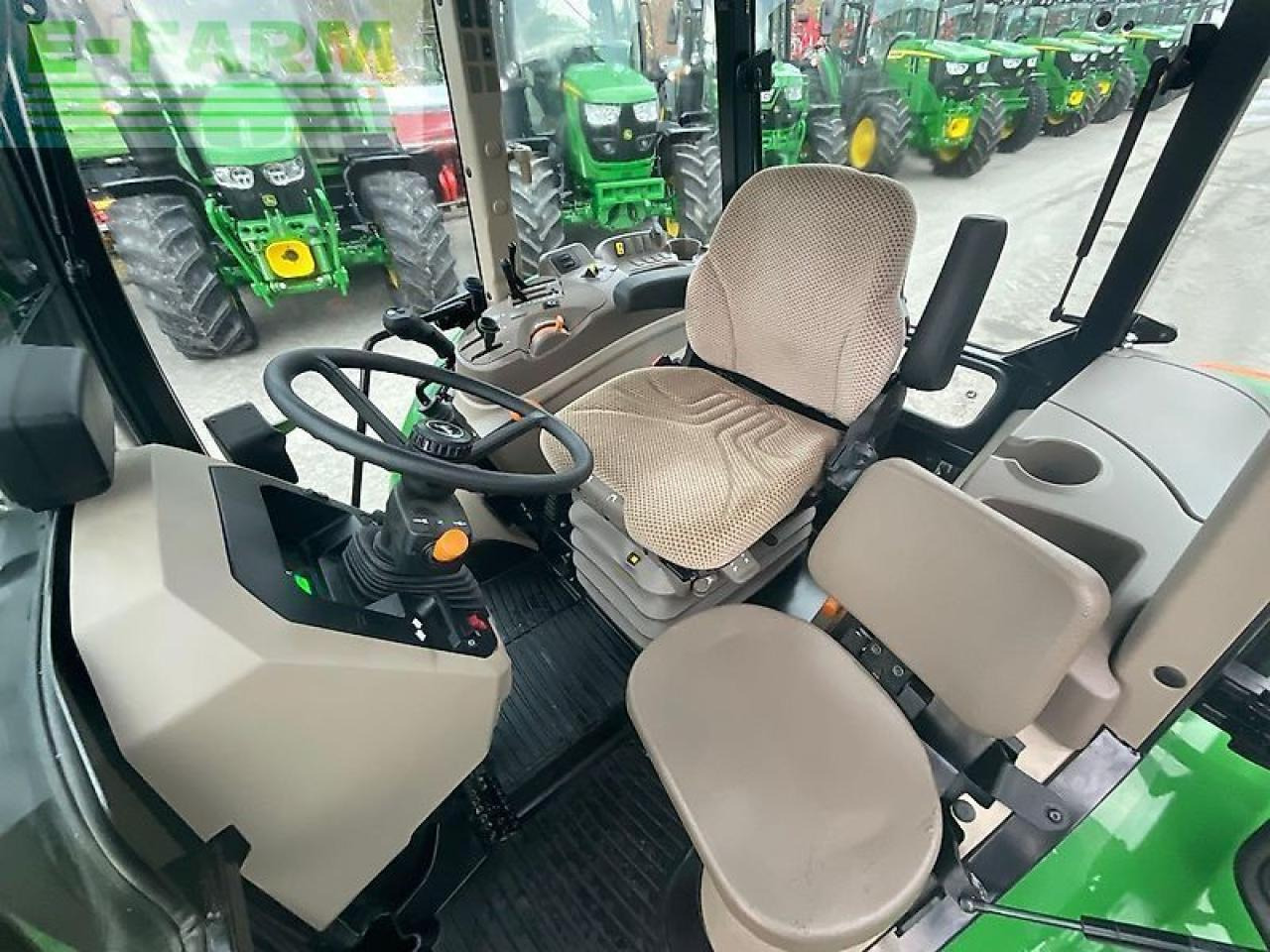 John Deere 5075 e - Tractor: foto 4 John Deere 5075 e - Tractor: foto 4
