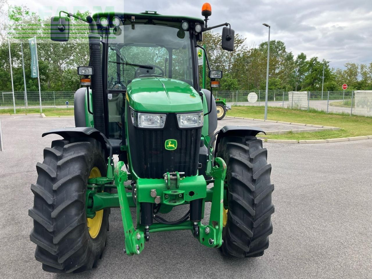 John Deere 5085M - Tractor: foto 3 John Deere 5085M - Tractor: foto 3