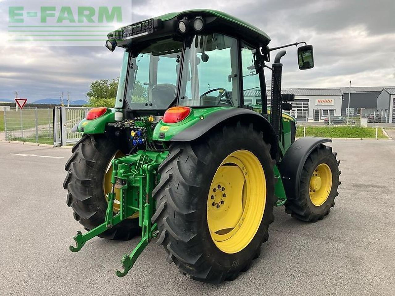 John Deere 5085m - Tractor: foto 3 John Deere 5085m - Tractor: foto 3