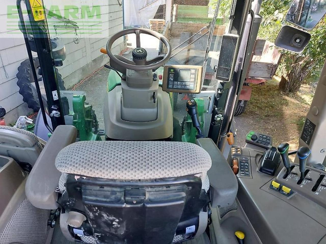 Tractor John Deere 5125r: foto 11